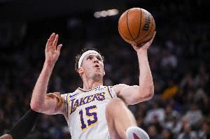 阿里纳斯 :里夫斯得分篮板助攻样样行 湖人得给他最大的合同